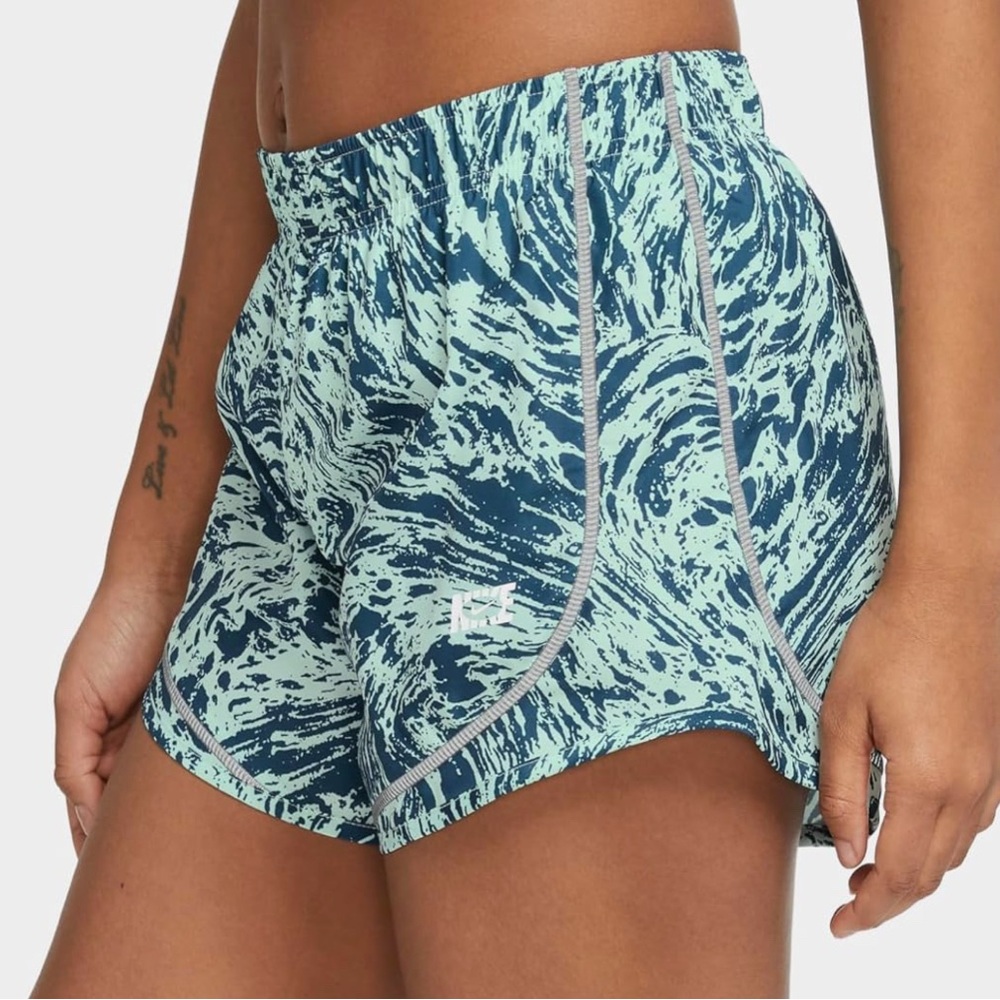 Nike Women’s Medium Running Run Shorts Blue Green
